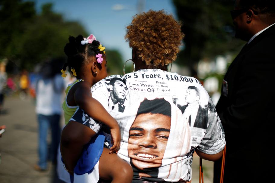 Funeraliile lui Muhammad Ali! 50 de fotografii care îți vor tăia respirația. Ultimul drum al ”celui mai mare”! GALERIE FOTO