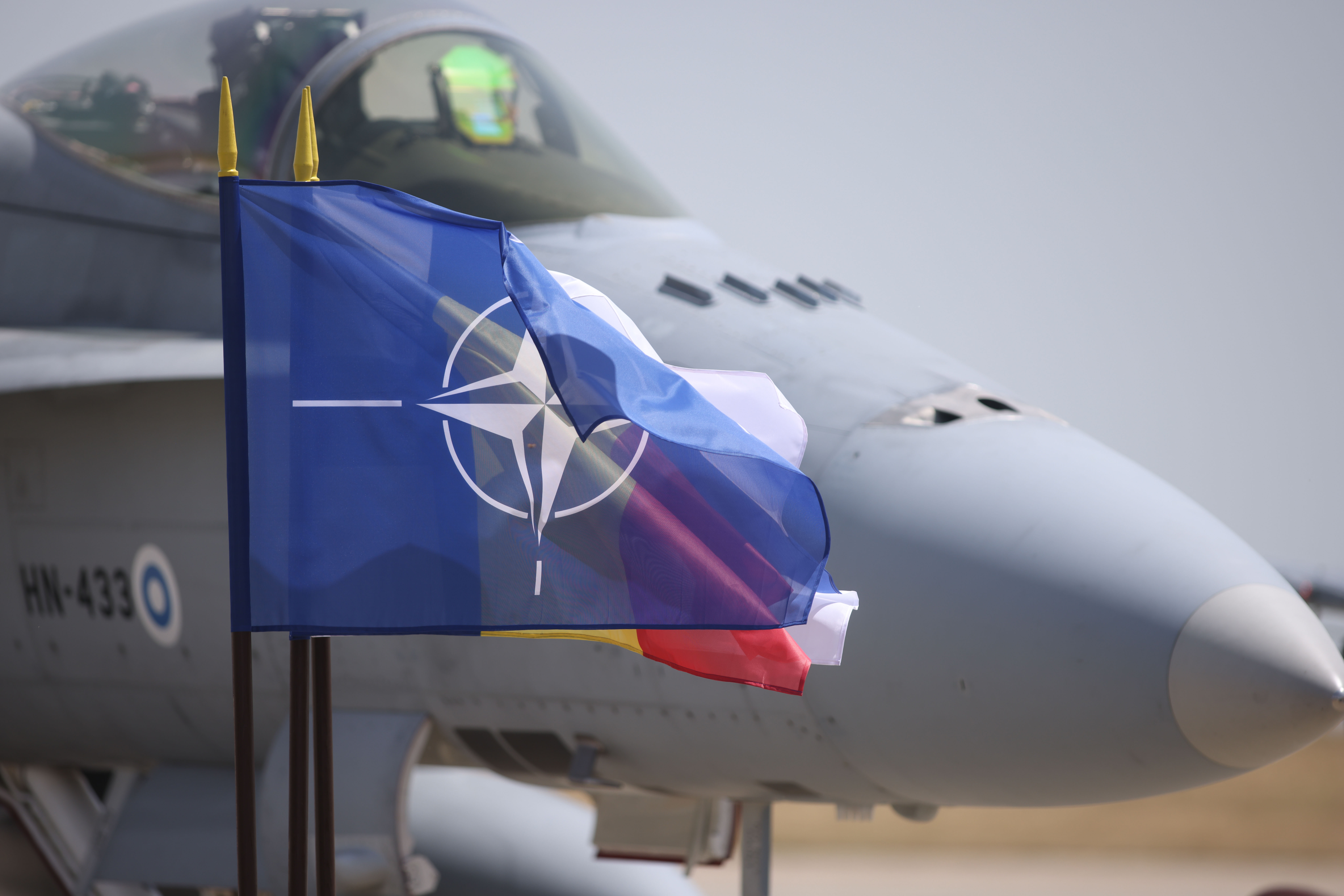 Ceremonie la baza de la Mihail Kogălniceanu. Un detașament finlandez va participa la misiuni de Poliție Aeriană alături de militarii români