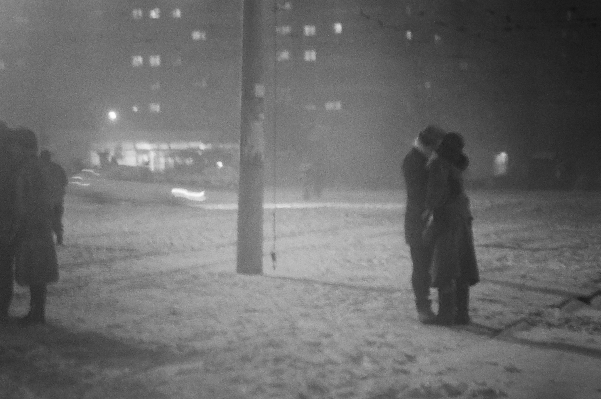 Bucureștiul liber de acum 30 de ani, fotografiat de un japonez aventurier: “Am văzut mulți oameni frumoși și liberi în acele zile”