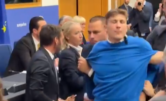 Gyekiczki Márton focimeccsről vette az ötletet, hogy megdobálja Orbán Viktort: „Máris készül az újabb akciótervem”