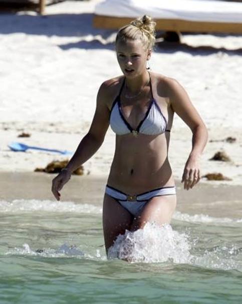 Imagini fierbinți cu trei jucătoare de tenis, într-o vacanță de vis! GALERIE FOTO