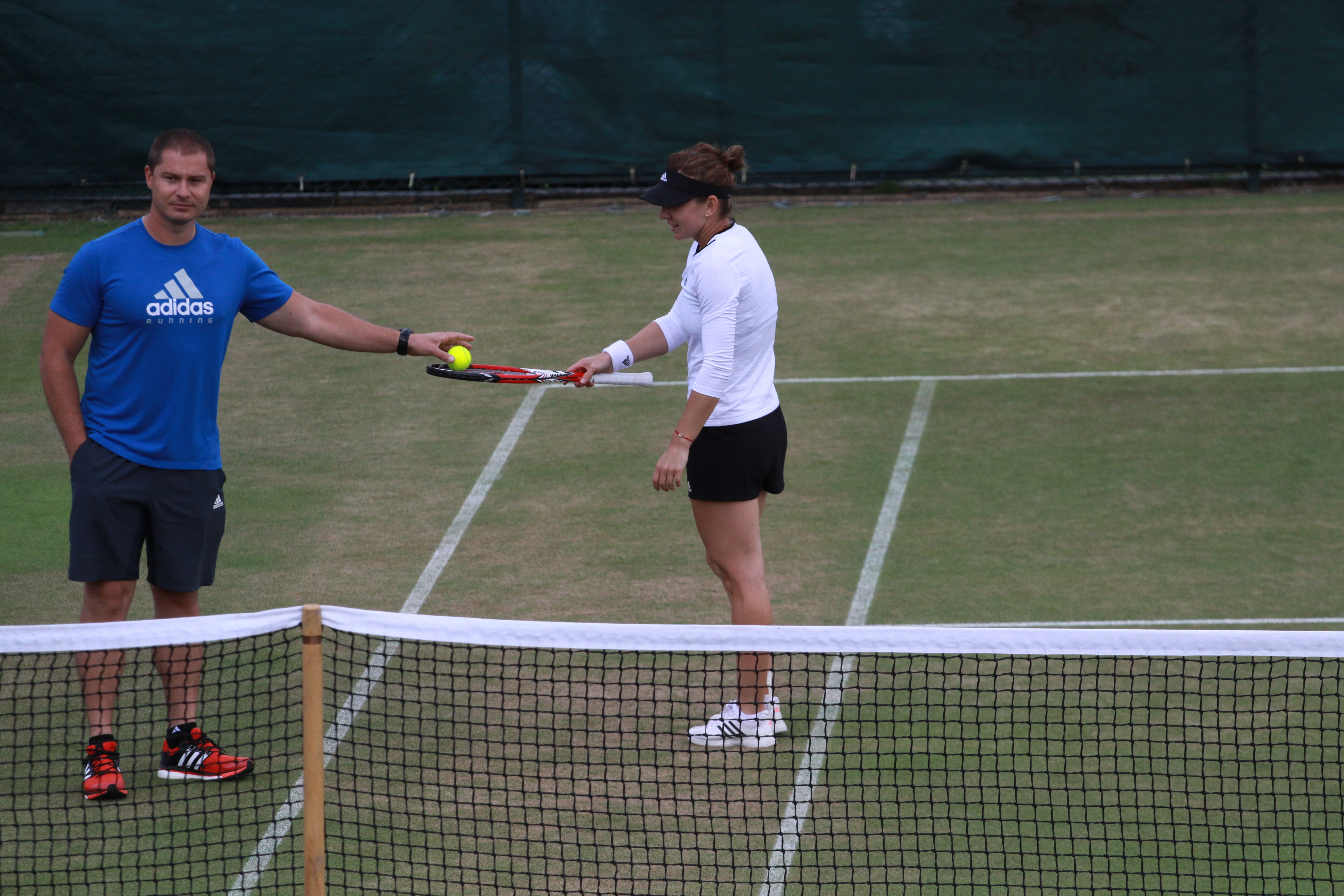 GALERIE FOTO/ Simona Halep s-a antrenat sub privirile lui Țiriac