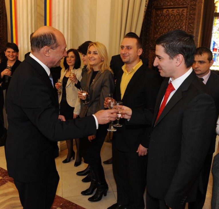 El l-a iertat pe Șumudică. Fost consilier prezidențial, Claudiu Dinu a fost pus de Răzvan Burleanu șef la ”Recurs”, după ce predecesorul i-a anulat lui Gabi Mureșan o suspendare de 16 etape