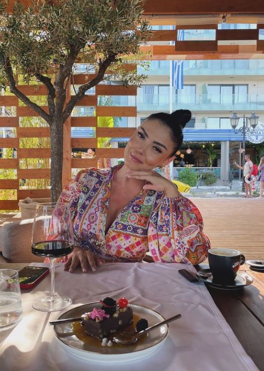 Imagini cu Andreea Mantea la plajă. Cum arată prezentatoarea în costum de baie