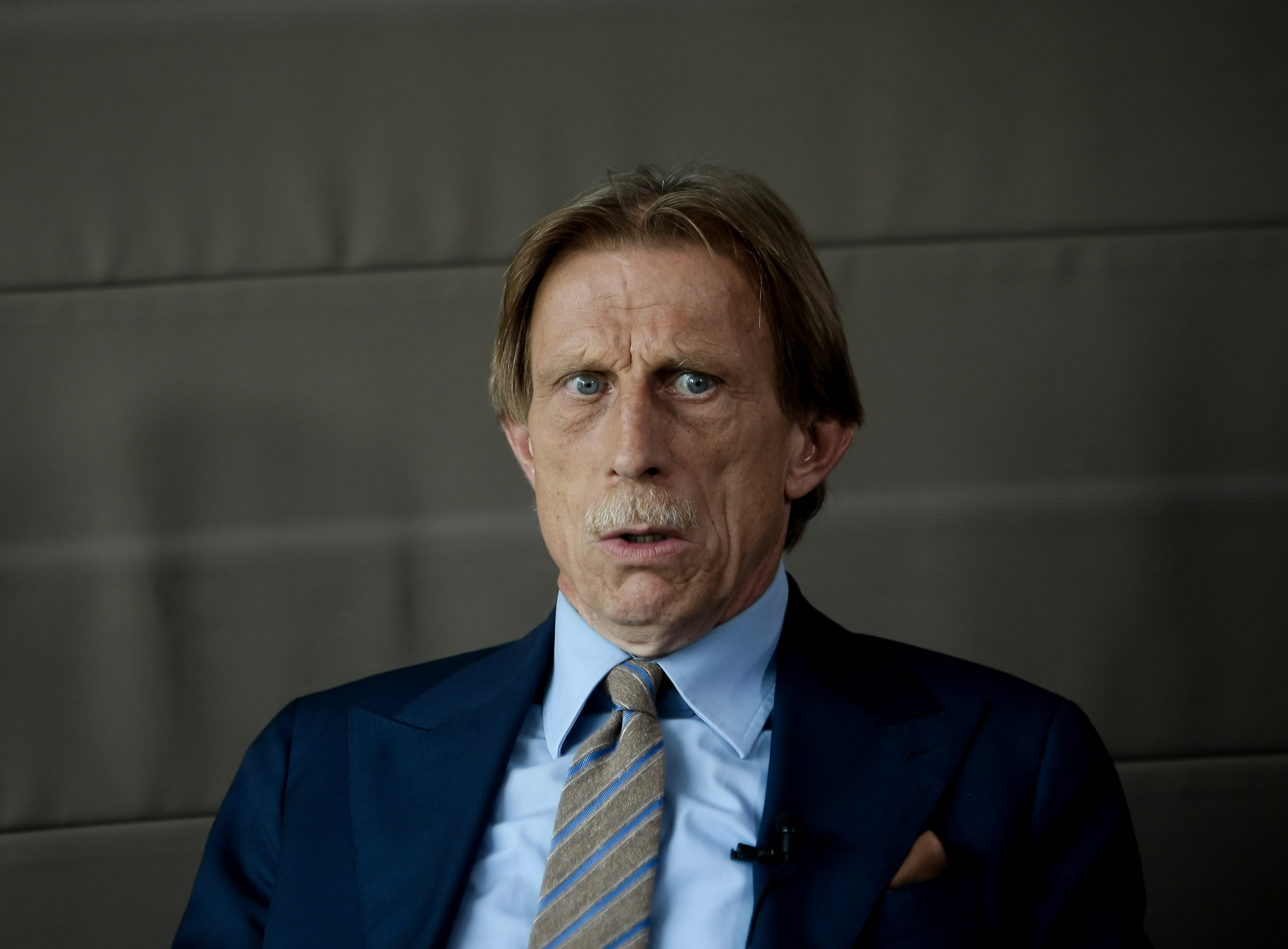 Neamțul Christoph Daum, selecționerul României, într-o confesiune sinceră: ”Viața e un dar pentru mine. Am avut o boală grea, dar am primit a doua șansă. Sunt norocos”. Cum pregătește debutul în preliminariile CM 2018 | EXCLUSIV&FOTO%VIDEO