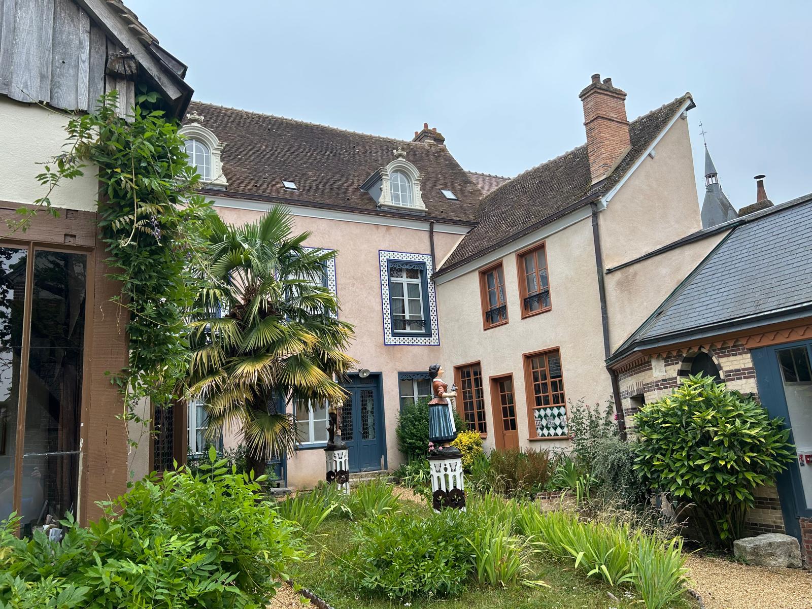 Ce muzee să vezi în Franța. De la Vagonul Armistițiului la casa natală a lui De Gaulle și Maison Léonie a lui Proust, de la Château de Saché Balzac la nuga și Nationale 7. Plus Amboise, câteva plaje și un munte