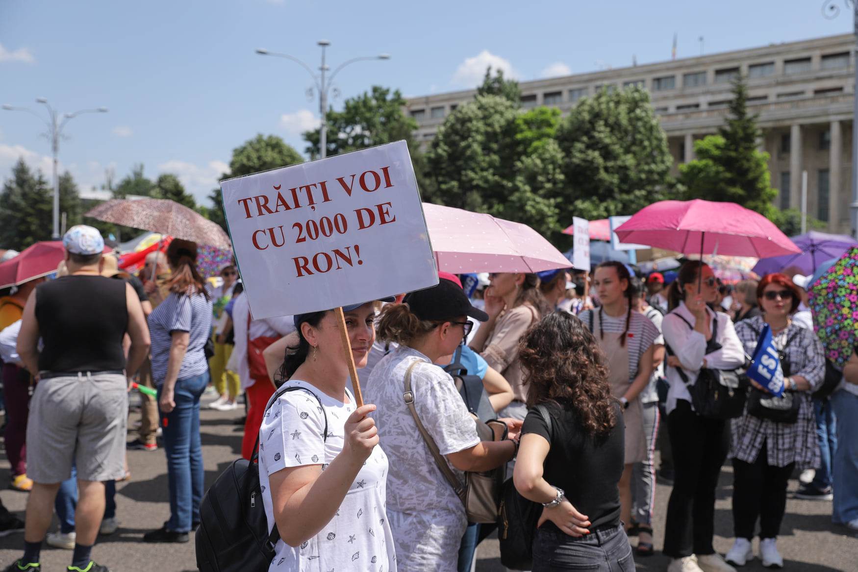 Al doilea protest major al cadrelor didactice. Ce le-a promis Iohannis sindicaliștilor, în a doua săptămână de grevă, în timp ce profesorii protestau la Palatul Cotroceni