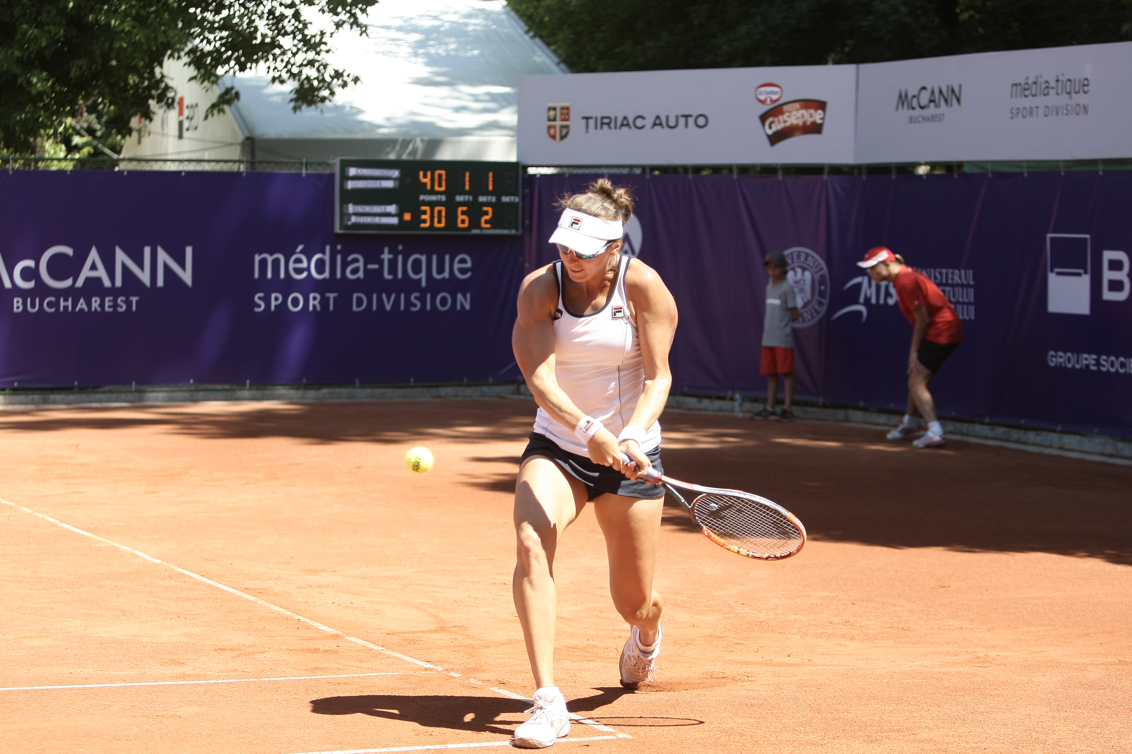 Openul de tenis al României. Halep este în ”sferturi”, după ce i-a lăsat doar șapte game-uri bulgăroaicei Șinikova / LIVE BLOG&FOTO