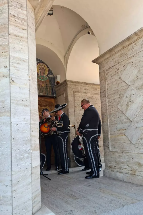 Imagini de la înmormântarea Mădălinei Apostol
