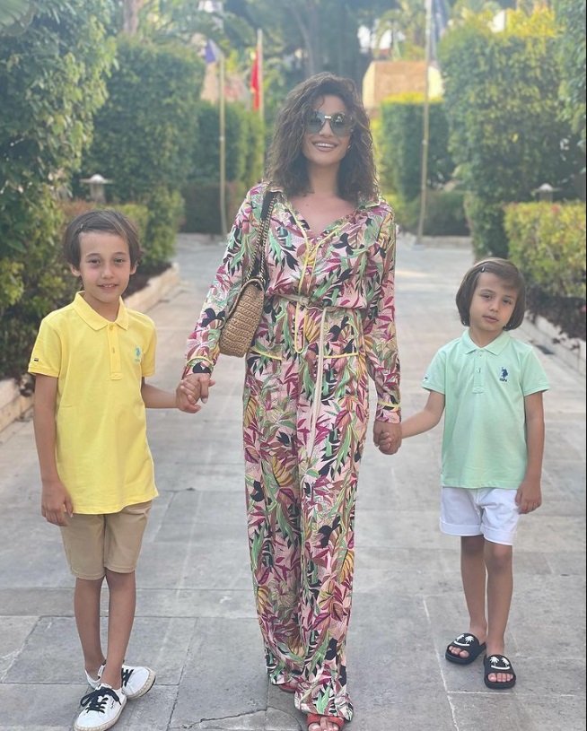 Claudia Pătrășcanu, revoltată: „De ce ai vrea tu, onorată instanță, să iei copiii de lângă mamă și să-i dai unui tată care nici măcar 10 minute nu stă cu ei?”