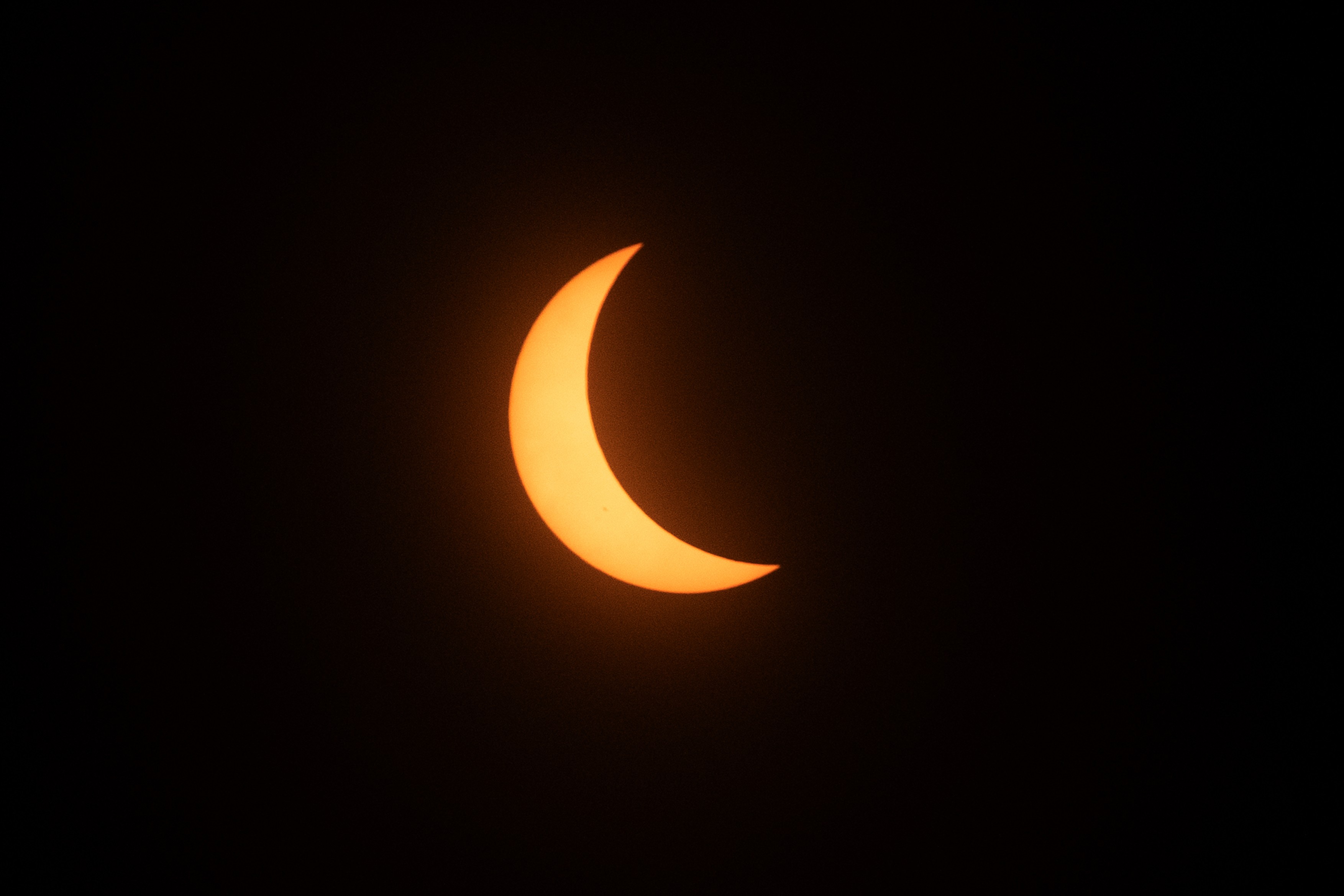 Cele mai spectaculoase 13 imagini cu eclipsa totală de Soare care a fost vizibilă în America de Nord