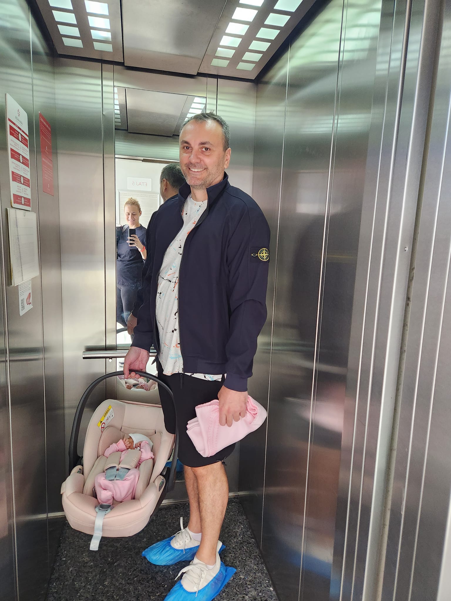 Imagini emoționante cu fetița Cameliei Potec, la două săptămâni după ce a născut. „Din păcate, recuperarea mea a durat puțin mai mult”