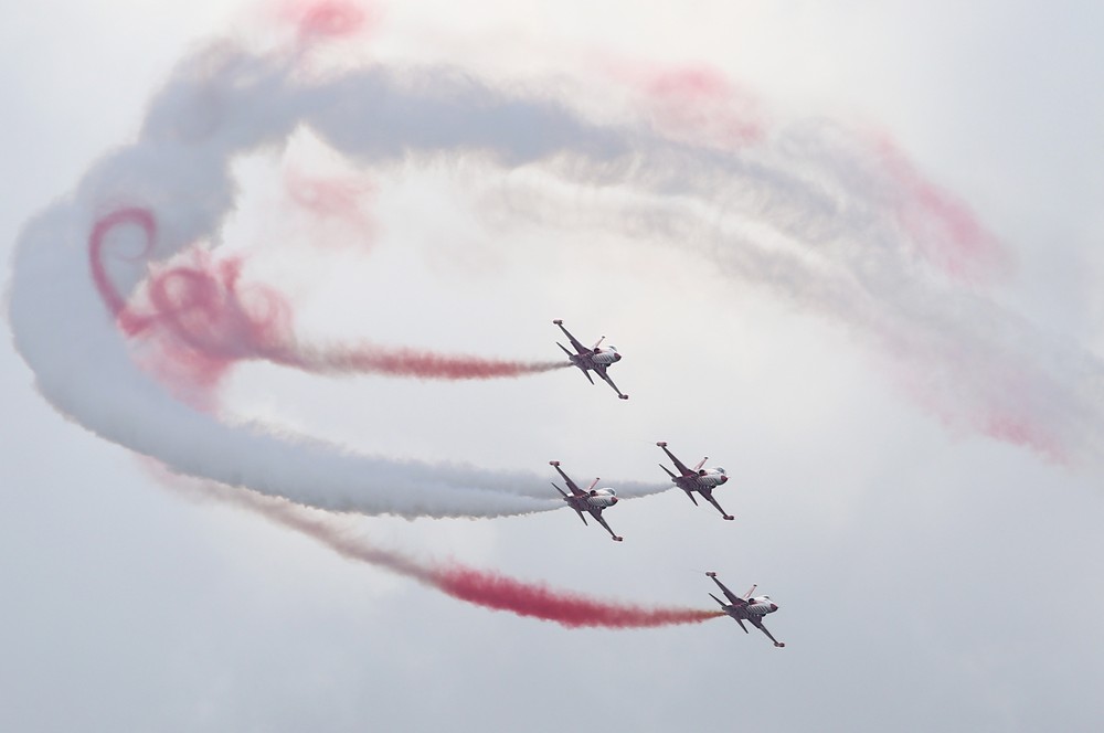 UPDATE. Programul BIAS 2018. Ce se întâmplă la show-ul aviatic cu 150 de aeronave şi peste 100 de piloţi şi paraşutişti din 13 ţări / FOTO&VIDEO