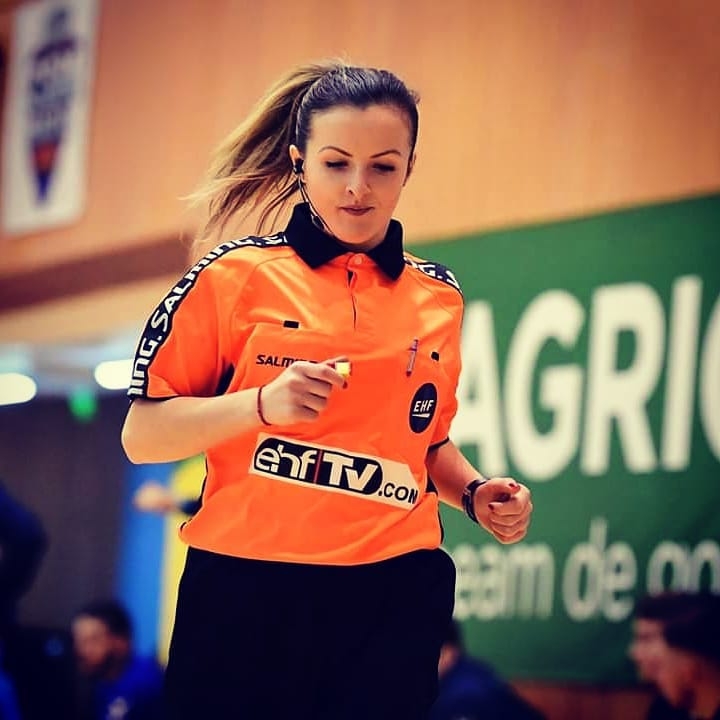 Și arbitrajul are frumusețea lui! Povestea cuplului Georgiana Lungu - Mihaela Paraschiv, ”fluierașe” la handbal: ”Ca jucătoare, aveam șanse mai mici să ajungem sus, din cauza taliei”