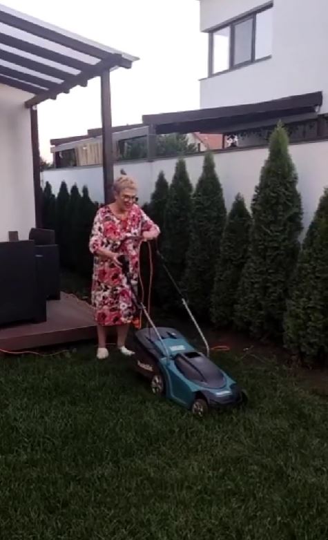 Imagini cu casa în care locuiește Teo Trandafir. Ce pretenții a avut pentru bucătăria vilei