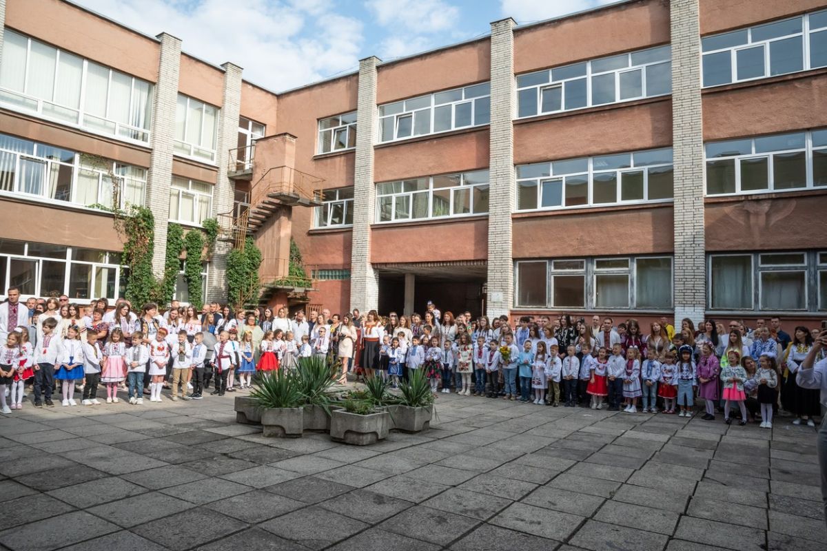 Alerte cu bombă în mai multe școli din Kiev, în prima zi de școală