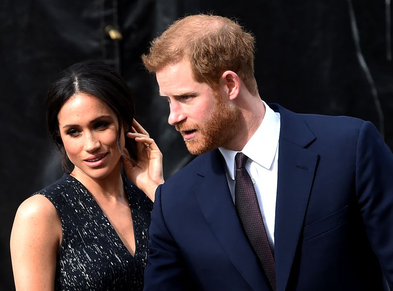 VIDEO | Meghan Markle a încălcat din nou protocolul regal printr-un gest neașteptat față de prințul Harry