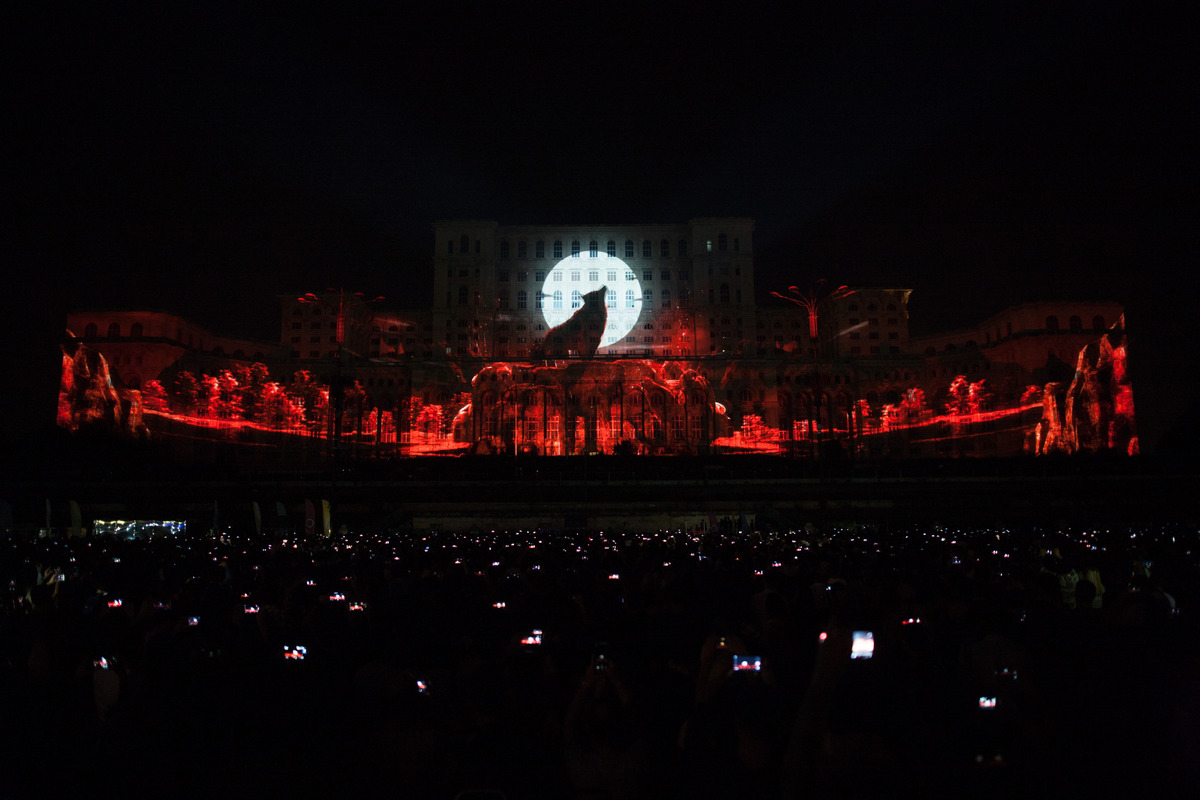 iMapp Bucharest 2021, evenimentul care luminează sâmbătă Palatul Parlamentului. Care e programul