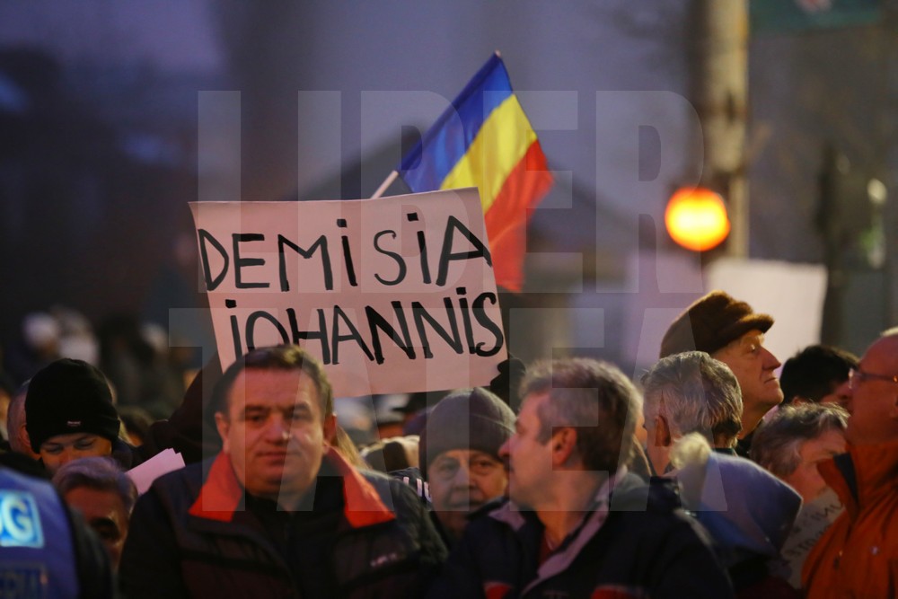 UPDATE. Contramanifestație în București. PSD se dezice de protestele de la Cotroceni / FOTO&VIDEO