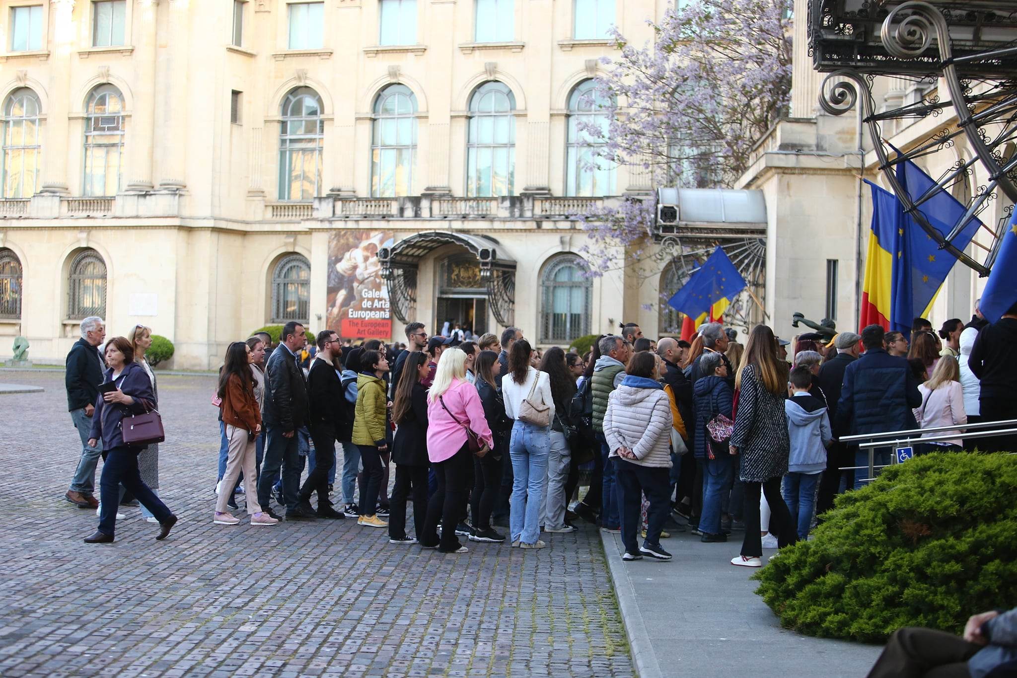 Noaptea Muzeelor 2023. Cozi de sute de metri la cele mai importante obiective culturale din București. FOTO