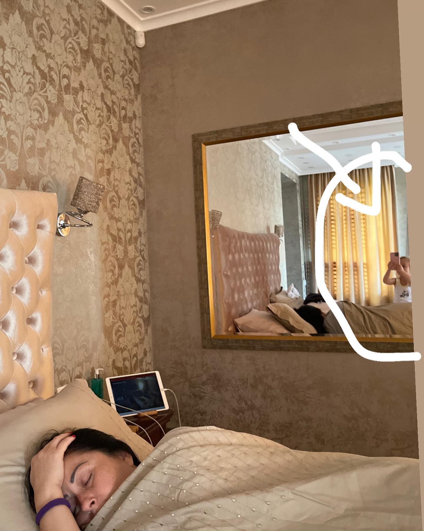 Imagini cu casa în care locuiesc Gabriela Cristea și Tavi Clonda. Voiau să vândă vila de lux, care are și piscină, cu 900.000 de euro
