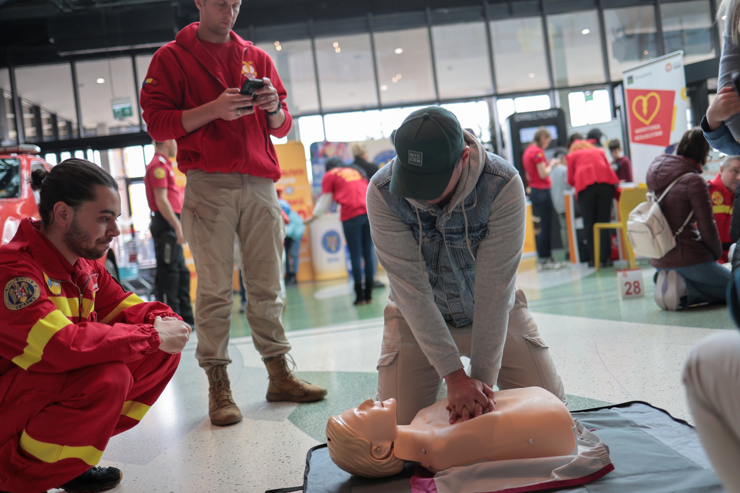 Cum acorzi primul ajutor în cazul unui stop cardio-respirator? Libertatea a participat la Maratonul Resuscitării: „Așa devii un salvator”