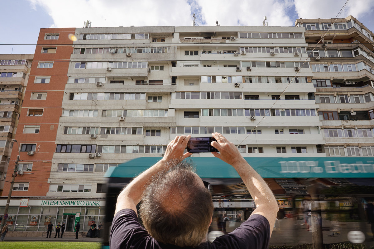 Familia din Galați rămasă pe drumuri după explozia dronei rusești primește 5.200 de euro de la Guvern. Ajutorul de la Primărie, în stadiul de promisiune. Aleșii locali se pregătesc să aloce bani pentru sport și biserici