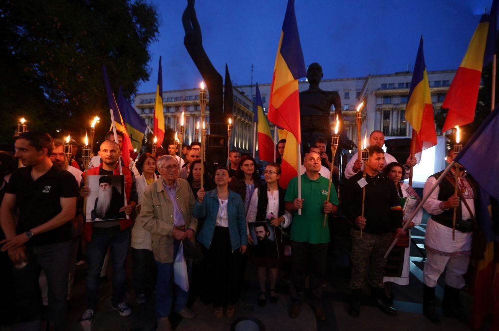 FOTO/ Ziua națională de cinstire a martirilor din temnițele comuniste a fost comemorată în Piața Revoluției