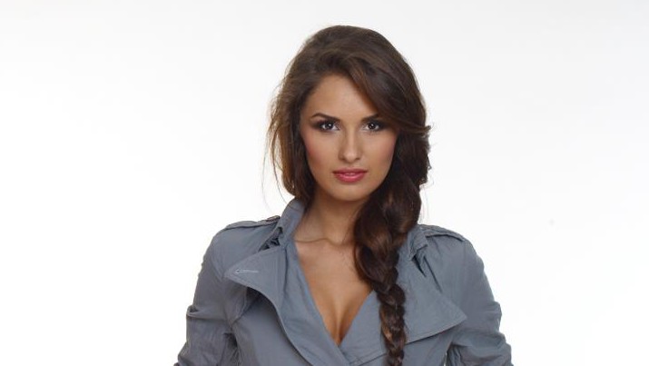 Imagini care te lasă FĂRĂ GRAI. TOP 10 iubite și neveste de fotbaliști români / GALERIE FOTO HOT