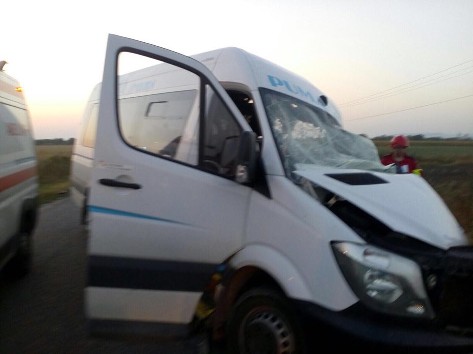 UPDATE: Doi morți și 10 răniți într-un accident în județul Arad. Cum s-a întâmplat nenorocirea