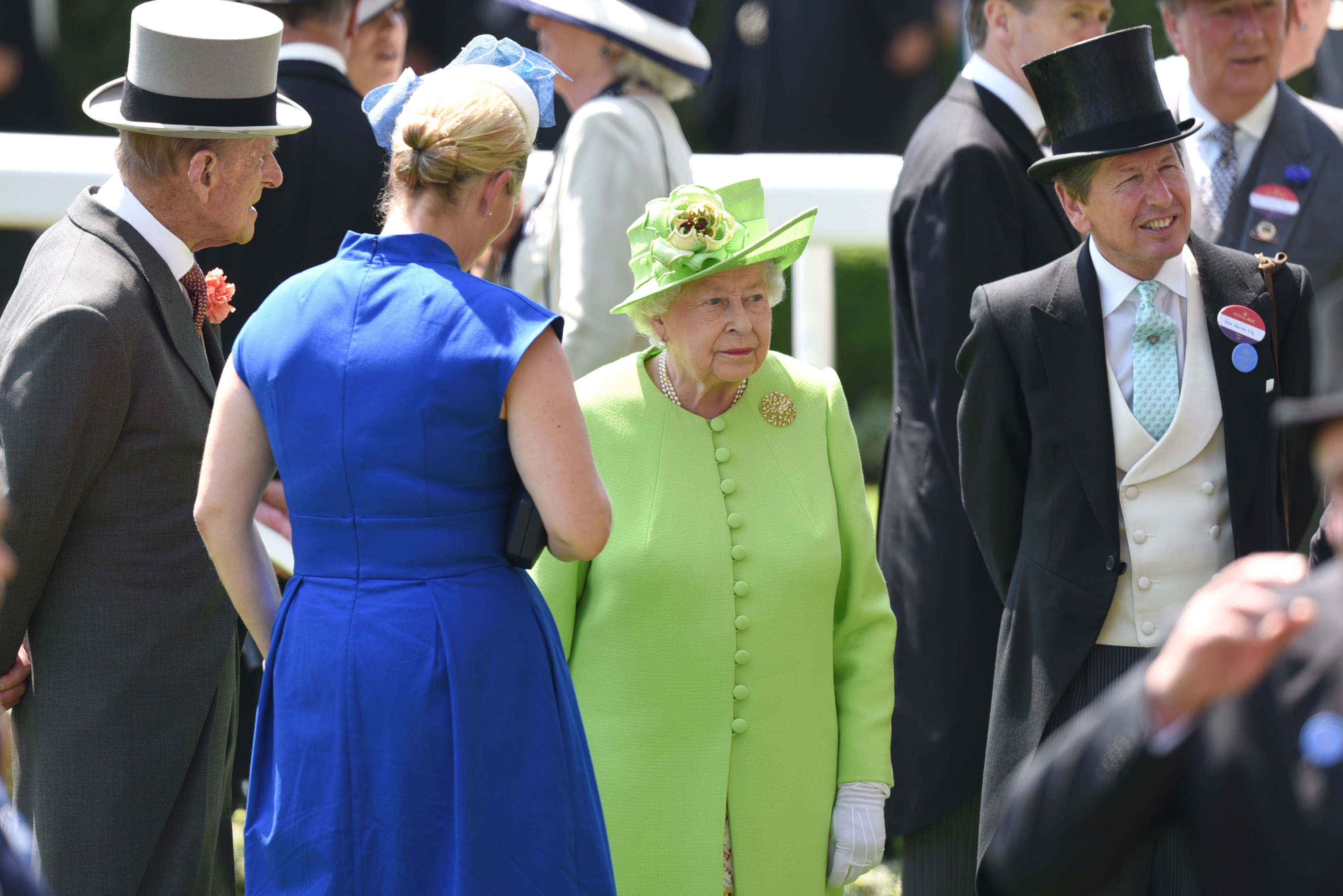 FOTO | Zara Tindall, nepoata reginei Elisabeta a II-a, a născut o fetiță