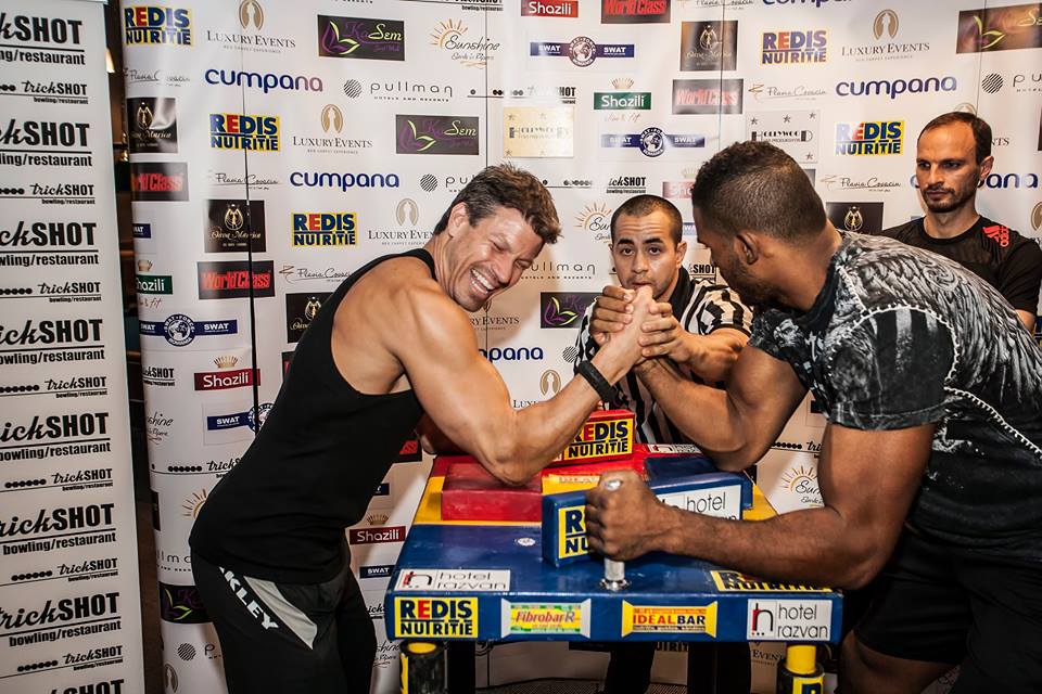 GALERIE FOTO / Campionii Superkombat au bătut o vedetă de la Hollywood