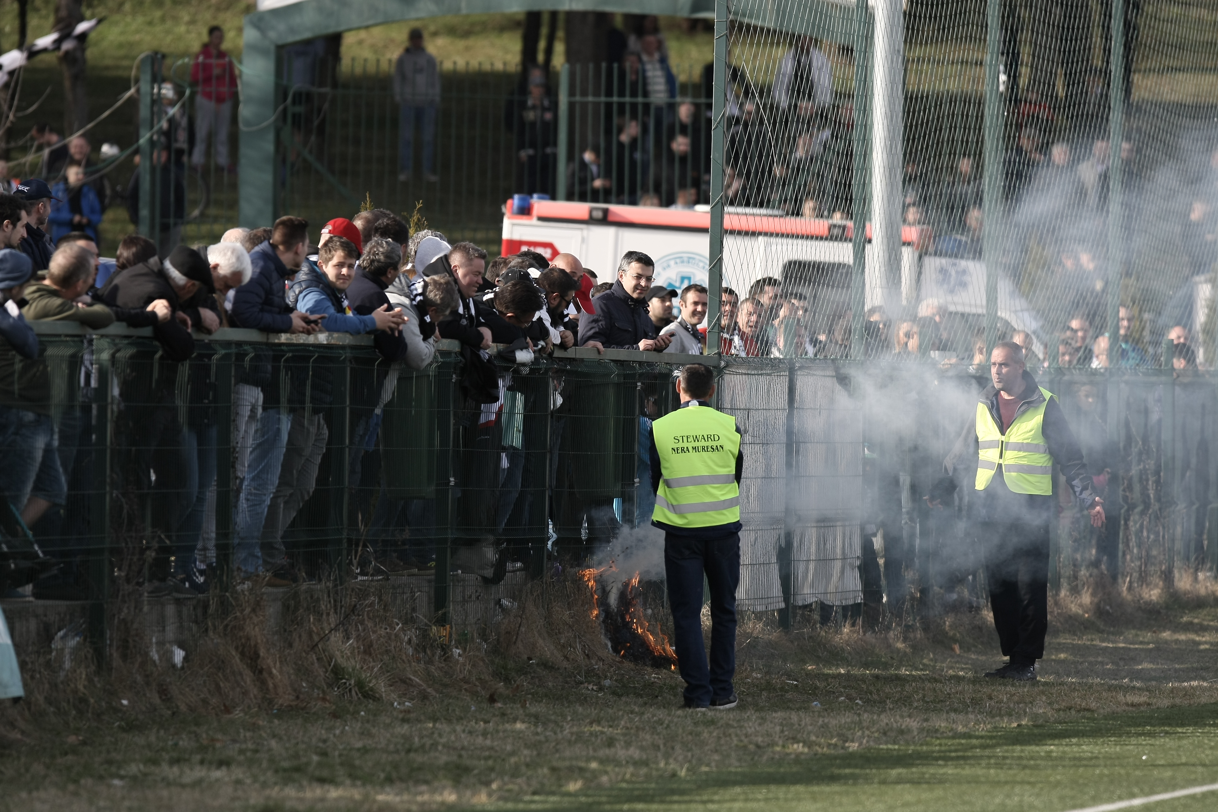 Șeful FRF, Răzvan Burleanu, a văzut cu ochii lui ce înseamnă spiritul U Cluj. ”Șepcile roșii” au făcut spectacol cu ”Steaua” | FOTO&VIDEO