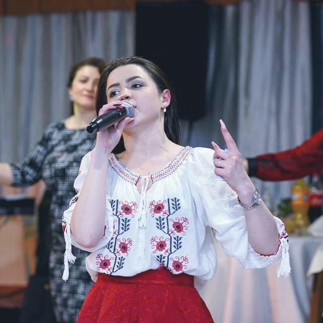 VIDEO/Un capitol fericit al poveștii fără sfârșit. Mărturia emoționantă a unui tată singur: „Cel mai dureros lucru a fost când copilul alerga și căuta mama. Și mama nu era…”