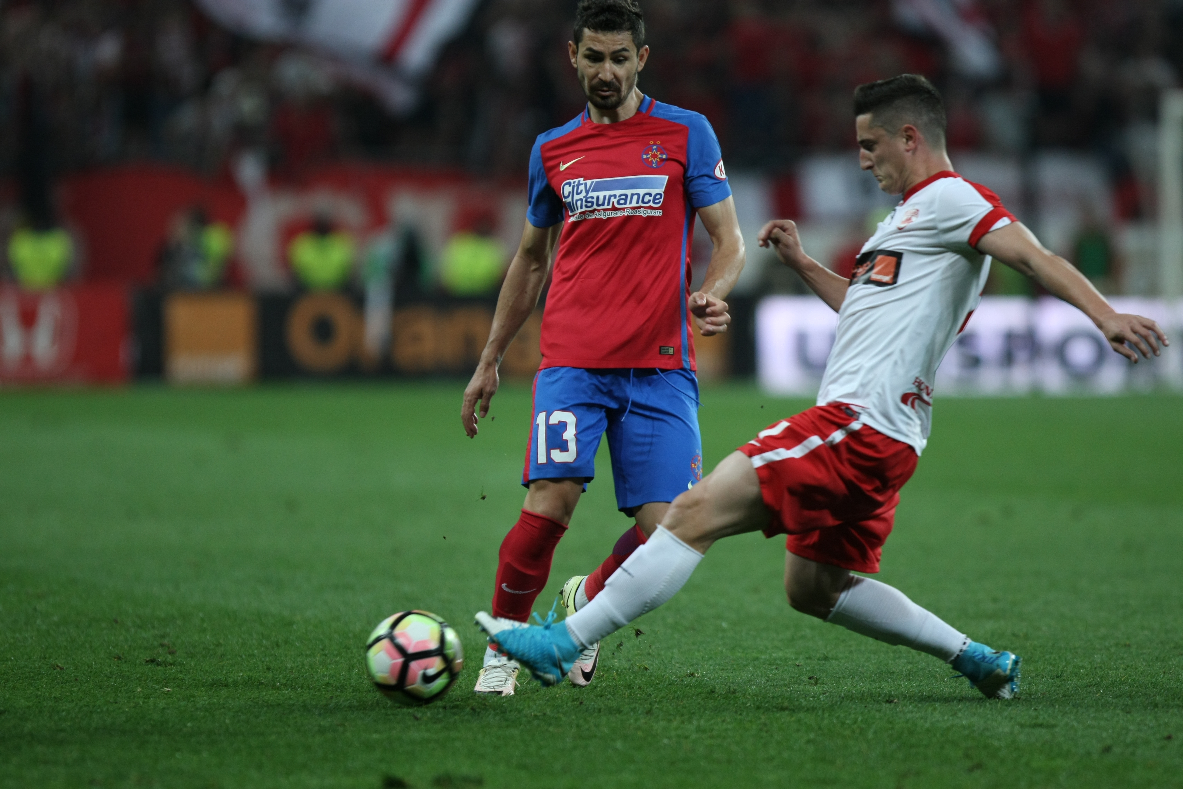 Liga I, etapa a 8-a, play-off: Dinamo - FCSB 2-1. Derby decis în minutul 96, din penalty! ”Cazul Bricheta”, nimica toată pe lângă bombardamentul de pe Arena Națională. Reghe, scandal cu arbitri | LIVE&VIDEO