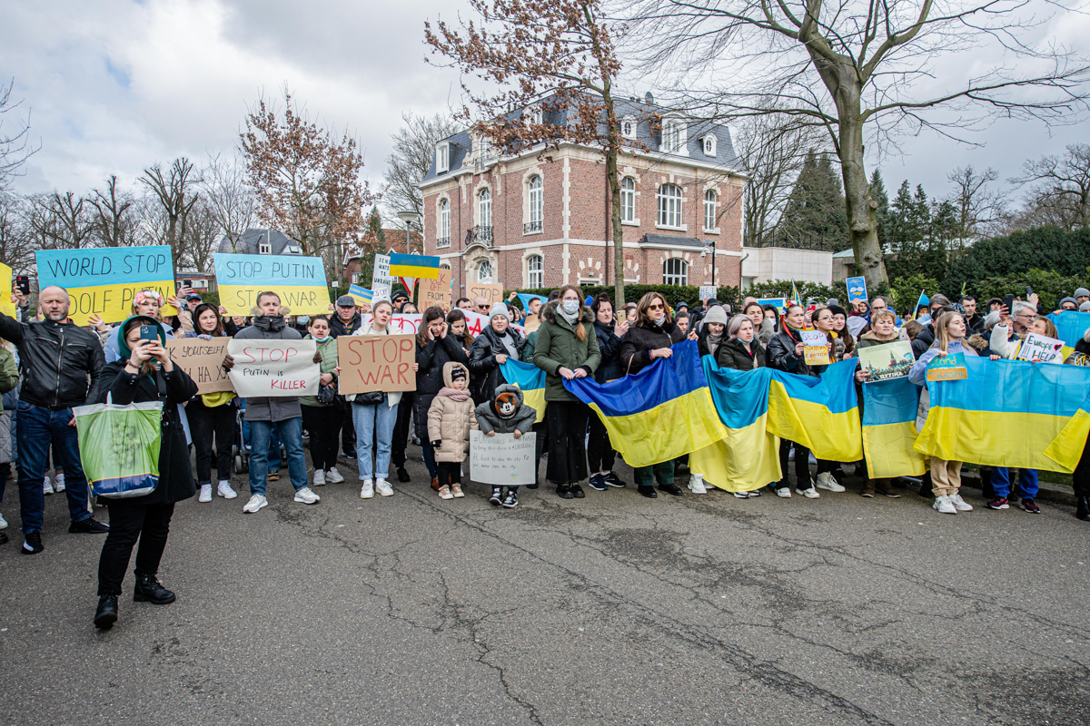 IMAGINI. Din București până în Sydney, mii de oameni protestează față de războiul din Ucraina: „Stop Putin!”