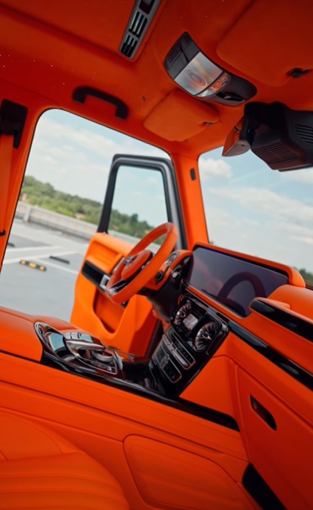 Imagini cu noua mașină a Adelinei Pestrițu. Și-a cumpărat un Mercedes G Class, bolid care valorează peste 200.000 de euro