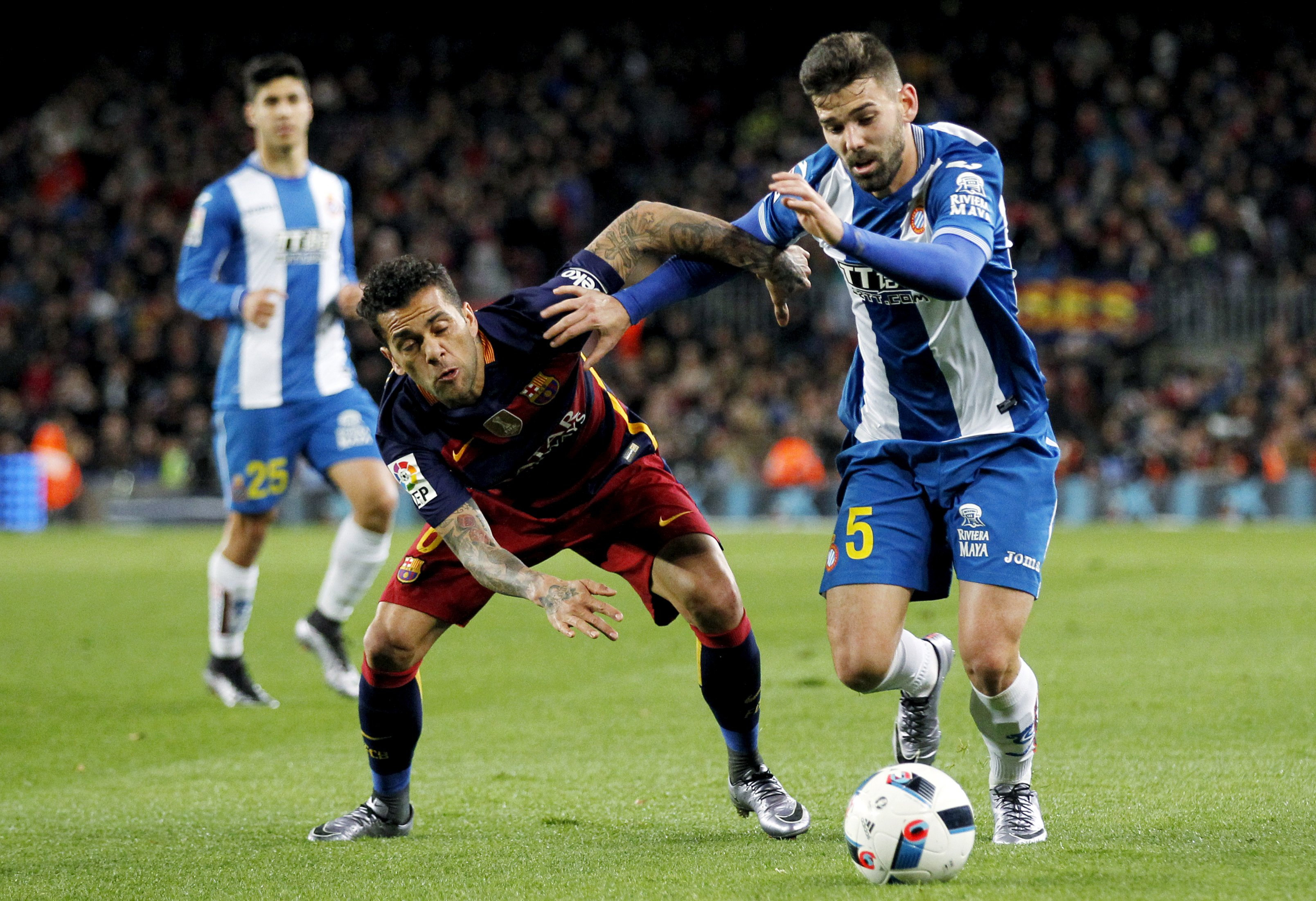 Echipa lui Gâlcă a rezistat onorabil o repriză pe ”Camp Nou”. Espanyol a deschis scorul, dar a pierdut clar / FOTO&VIDEO