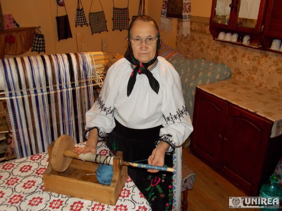 Povestea tulnicăresei Mariana Gligor din Țara Moților. ”Tezaurul uman viu” continuă tradițiile strămoșești