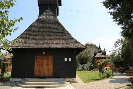 O biserică din lemn din Alba Iulia ar putea fi demolată. Monumentul istoric a fost pictat de o ucenică a lui Arsenie Boca