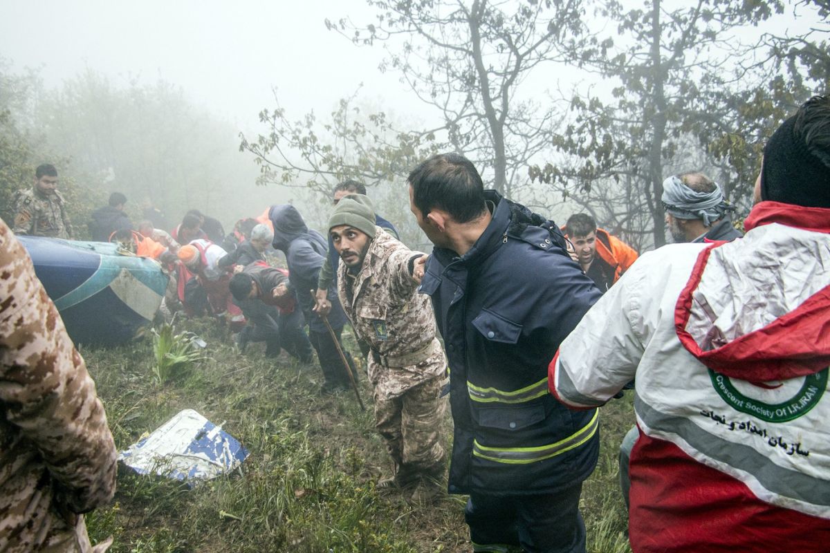 Președintele iranian Ebrahim Raisi va fi înmormântat miercuri. Ancheta tragediei aviatice este condusă de armată