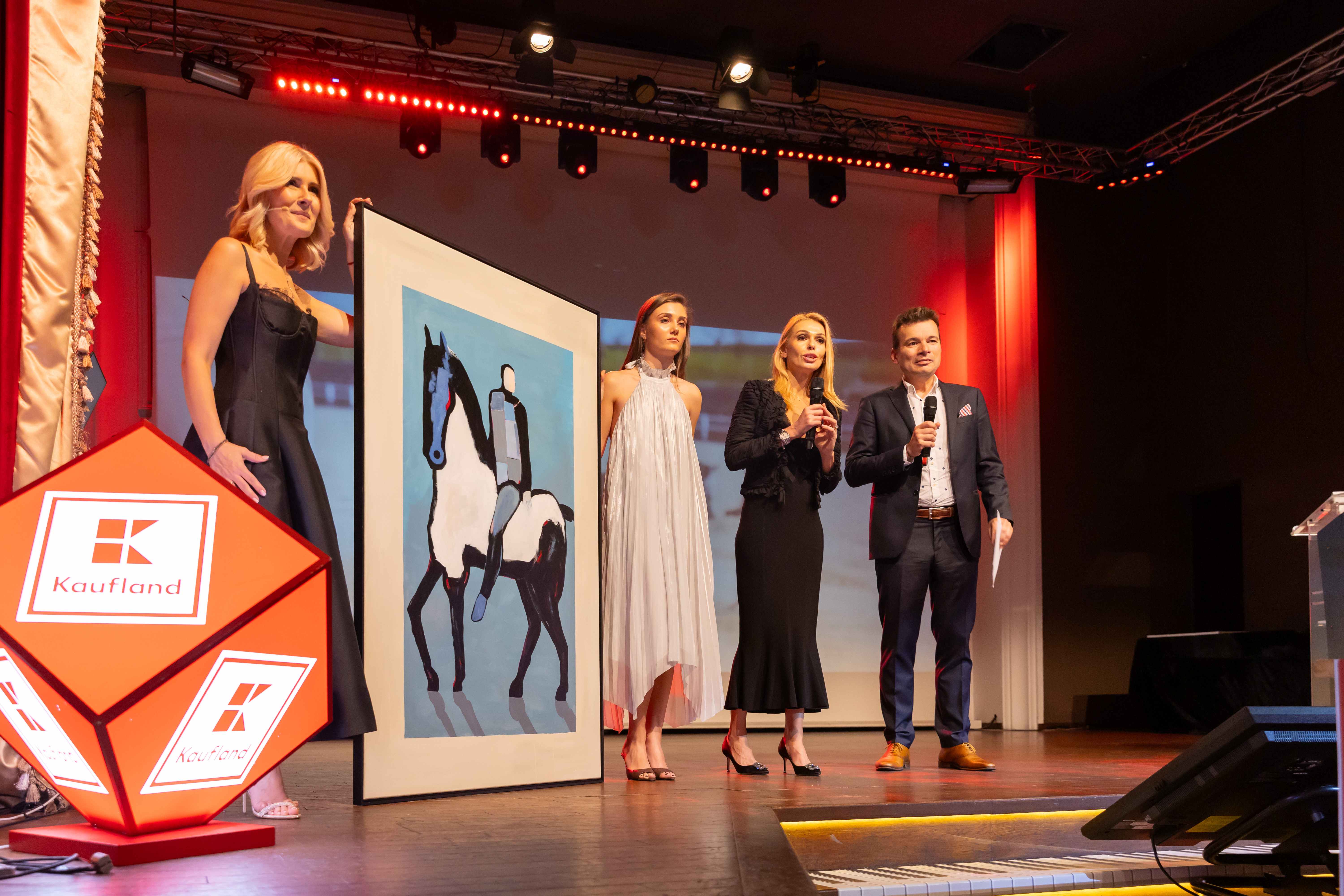Peste 400.000 de euro donați la Gala „Timp pentru Bine” pentru proiecte sociale și sportive