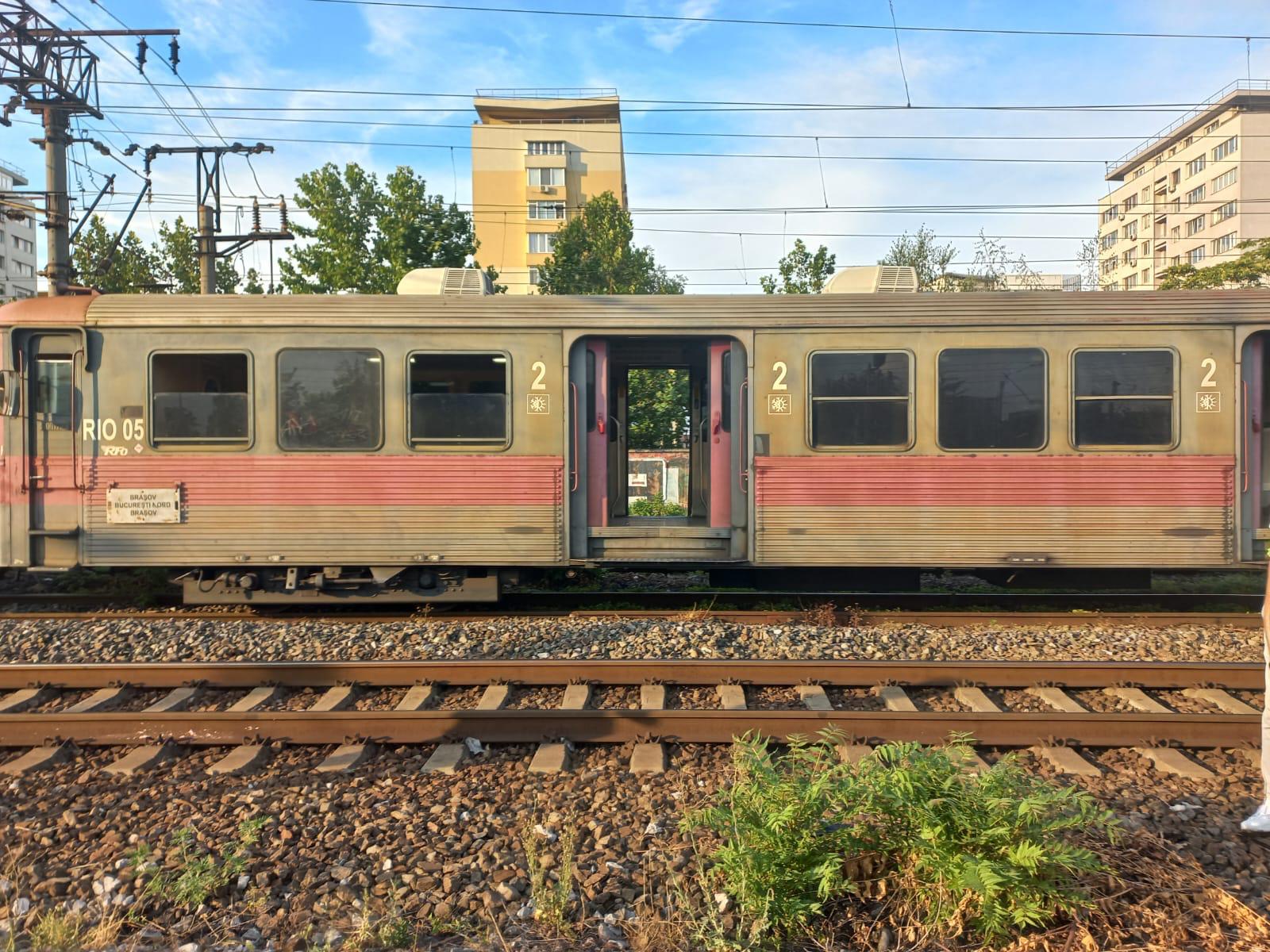 15 persoane rănite în Gara Basarab din București, după ce o locomotivă a lovit vagoanele la care urma să se cupleze