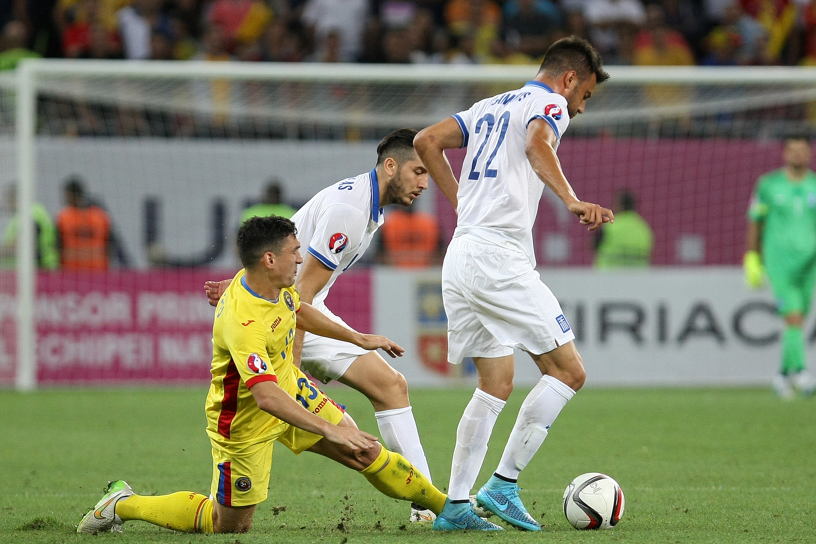 PRELIMINARIILE EURO 2016, ROMÂNIA - GRECIA 0-0. Tricolorii nu au mai găsit calea spre gol din luna martie. Tremurăm în continuare pentru calificare. Elevii lui Iordănescu rămân pe locul 2 în grupă, la trei puncte în faţa Ungariei