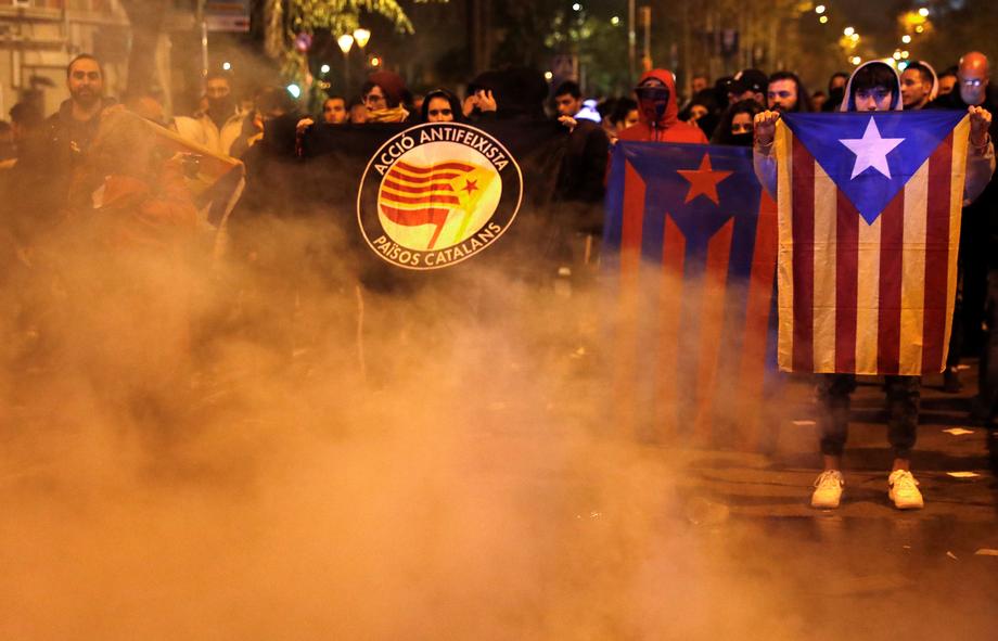 VIDEO | Violențe în Barcelona, după El Clasico. Zeci de persoane au fost rănite