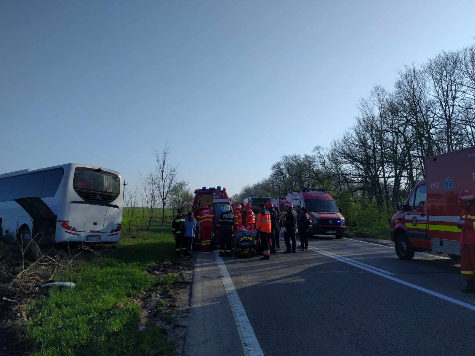 UPDATE/ Accident grav în Teleorman, pe DN6. O persoană a murit, alte 9 au ajuns la spital (FOTO)