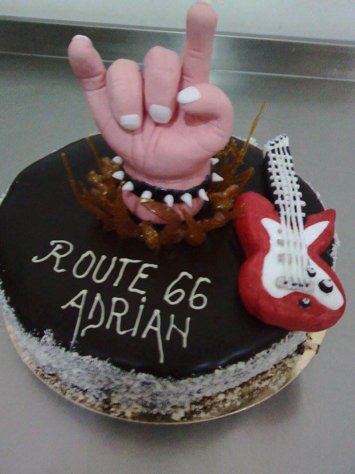 Un botoșănean realizează torturi sculptate din pasiune pentru cofetărie