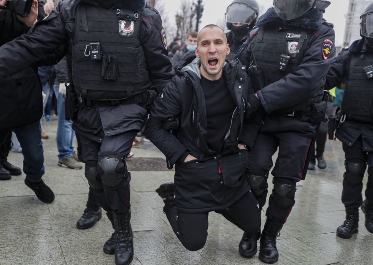 Protestele din Rusia | Peste 2.400 de oameni săltați, printre care și un copil. „Putin e un hoț!” și „Rusia fără Putin!”, au strigat manifestanții