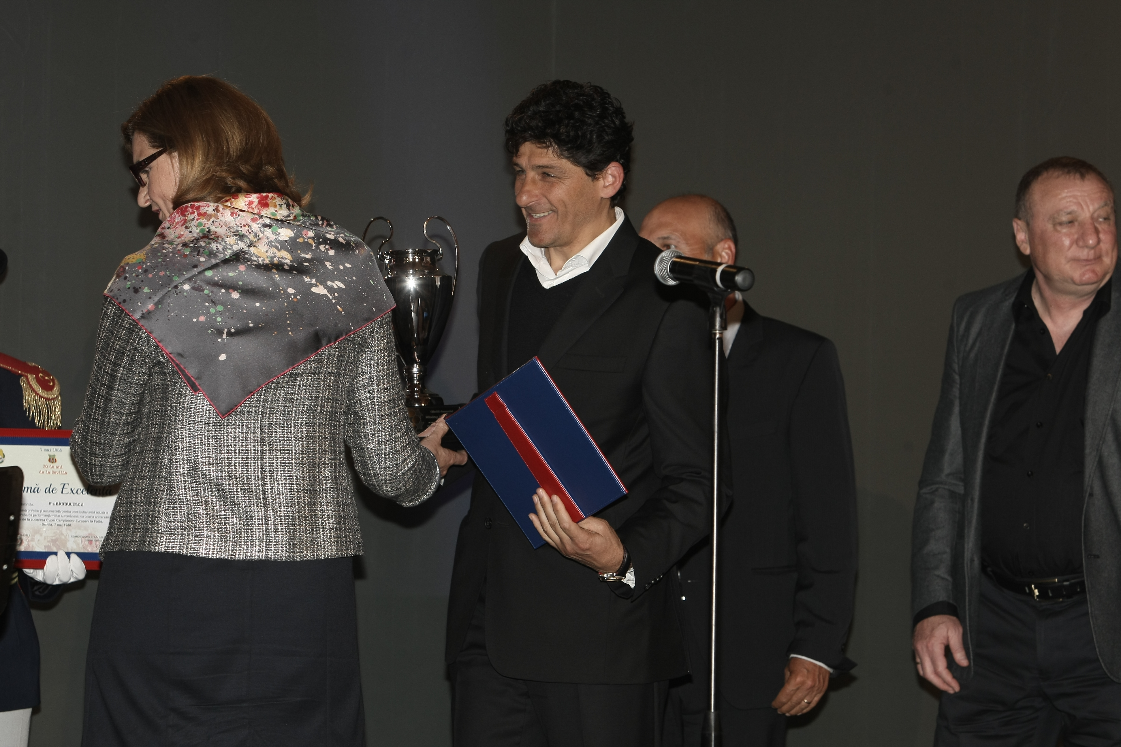 Eroii de la Sevilla au fost premiați de CSA Steaua, cu ocazia împlinirii a 30 de ani de la câștigarea CCE / FOTO și VIDEO