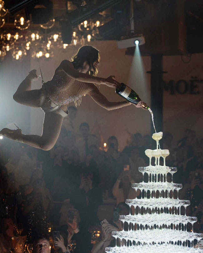MOËT &amp; CHANDON, la ceas aniversar